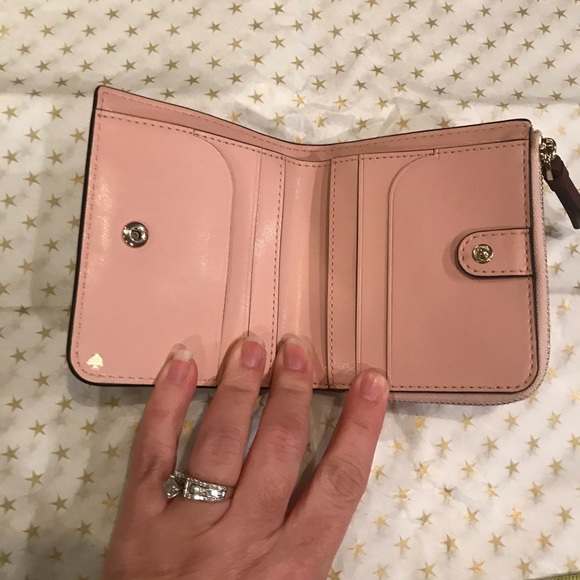 Kate Spade Dog Wallet - Picture 4 of 8